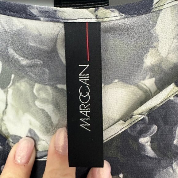 𝅺EUC Marc Cain Size 5, Print Blouse - Picture 4 of 6